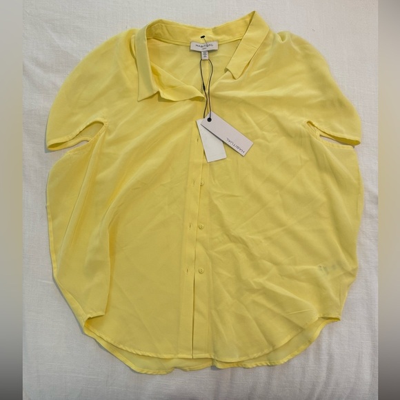 NWT HABITUAL Lennon Silk Blouse Lemon Verbena Yellow Short Sleeve Button Medium - Picture 4 of 8
